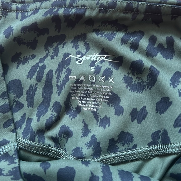 X by Gottex Mia High Waisted Cropped Green Leopard Print Ankle Leggings Small - Picture 6 of 6